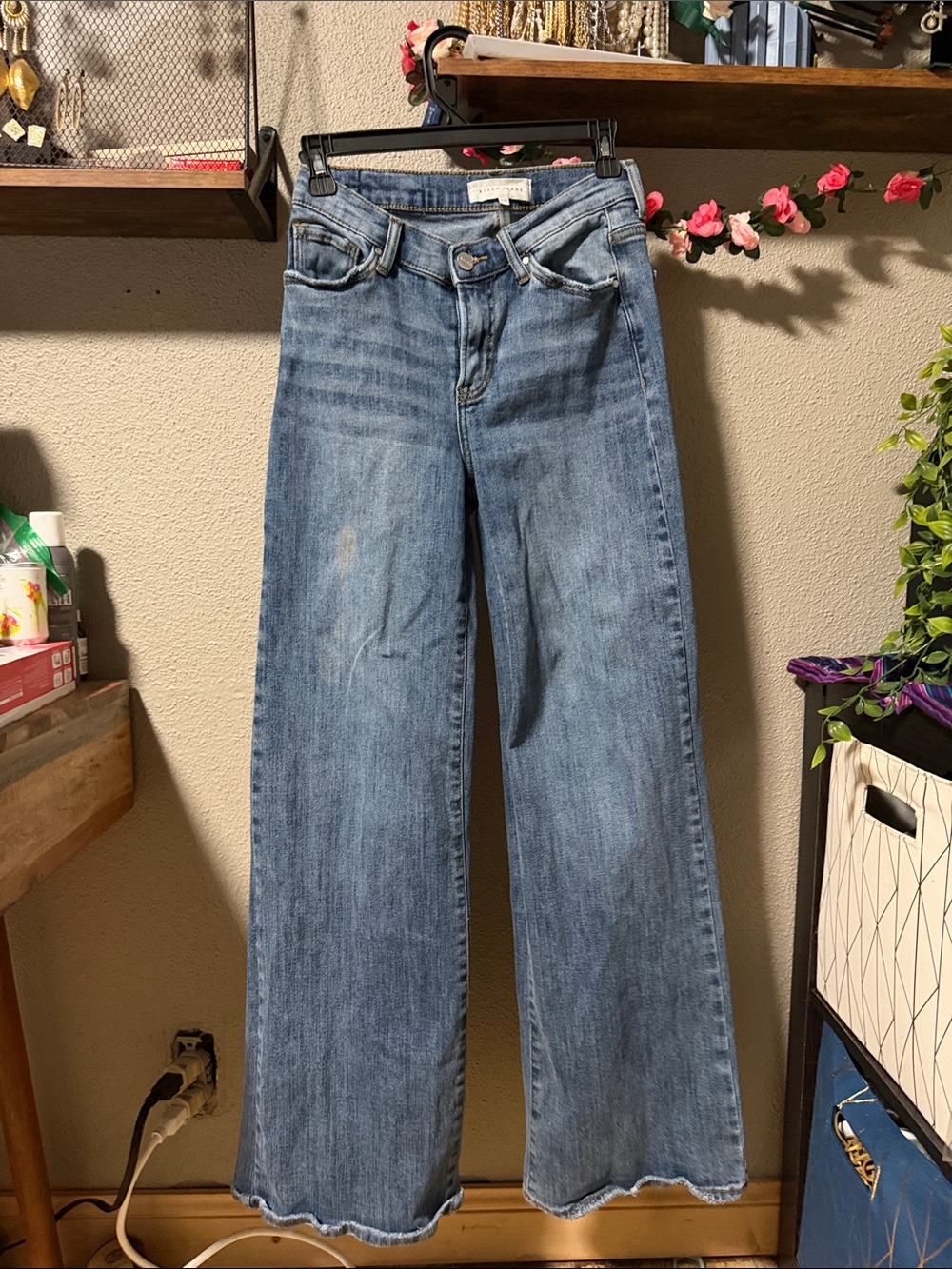 Classic Light Blue Wide-Leg Jeans — Unknown Brand